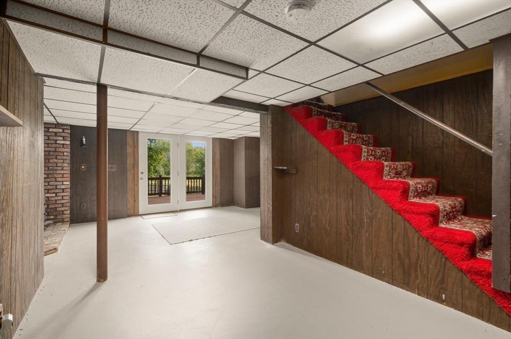 39 Wadsworth Street Danvers, MA 01923 - Photo 25 of 35