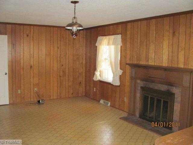 1605 Bolingbroke Road High Point, NC 27265 - Photo 10 of 14 Den/Family/Great Room.