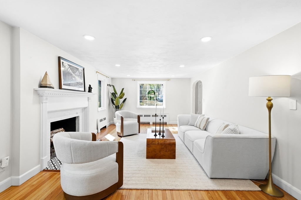 17 Woodhaven Road Newton, MA 02468 - Photo 6 of 41