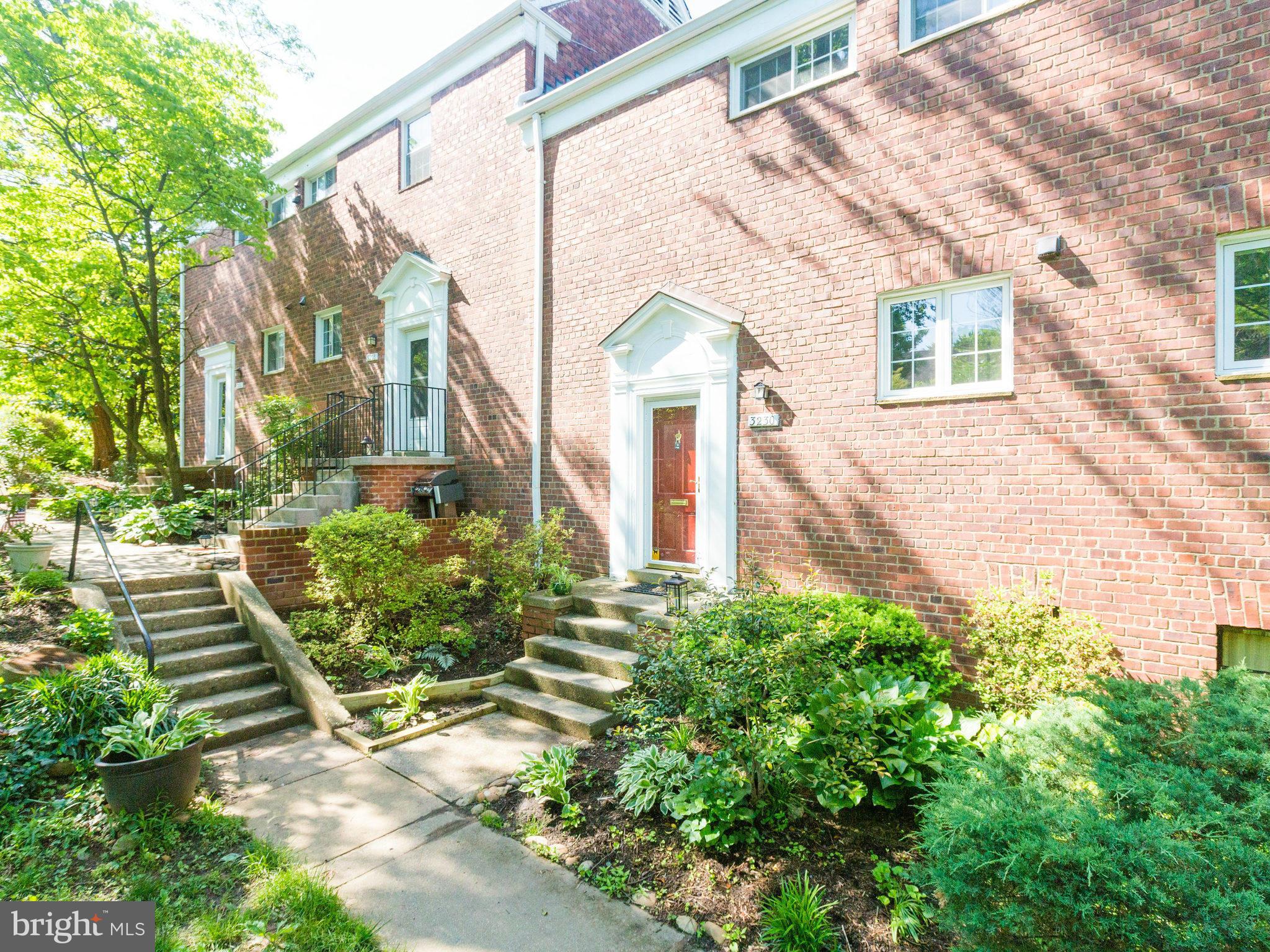 3230 Gunston Road, Unit 7203230 Alexandria, VA 22302 - Photo 1 of 21 Exterior (Front)
