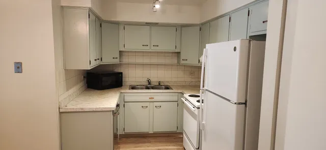 $1,750 | 2230 South Goebbert Road, Unit 147, Arlington Heights, IL 60005