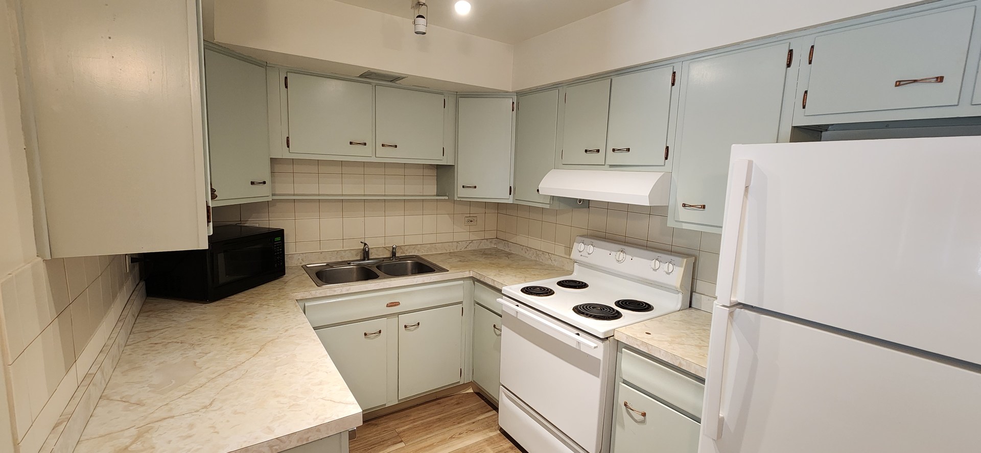 2230 South Goebbert Road, Unit 147 Arlington Heights, IL 60005 - Photo 4 of 8