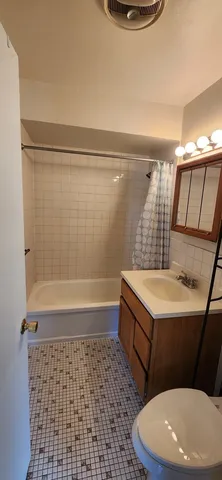 $1,750 | 2230 South Goebbert Road, Unit 147, Arlington Heights, IL 60005