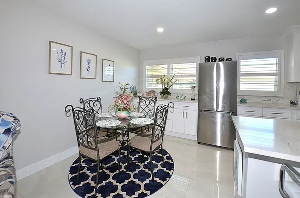 $2,000 | 25 Pine Arbor Lane, Unit 202, Vero Beach, FL 32962