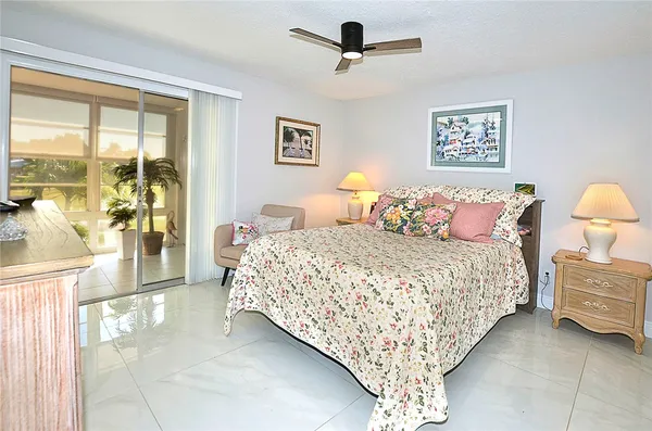 $2,000 | 25 Pine Arbor Lane, Unit 202, Vero Beach, FL 32962