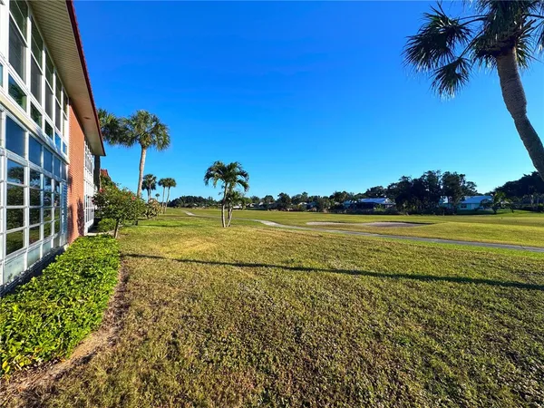 $2,000 | 25 Pine Arbor Lane, Unit 202, Vero Beach, FL 32962