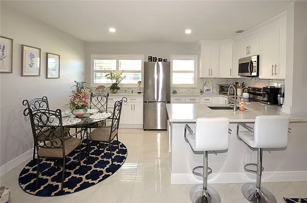 $2,000 | 25 Pine Arbor Lane, Unit 202, Vero Beach, FL 32962