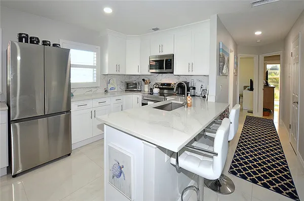 $2,000 | 25 Pine Arbor Lane, Unit 202, Vero Beach, FL 32962