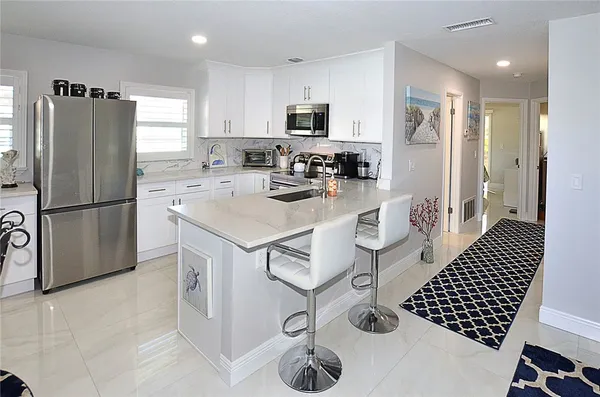 $2,000 | 25 Pine Arbor Lane, Unit 202, Vero Beach, FL 32962