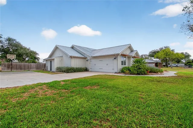 $510,000 | 701 South Metz Street, Orange Grove, TX 78372