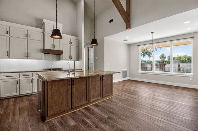 $510,000 | 701 South Metz Street, Orange Grove, TX 78372