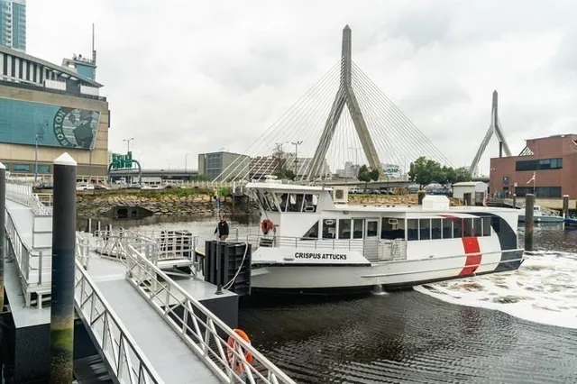 $1,475,000 | 100 Lovejoy Wharf, Unit 4J, Boston, MA 02114