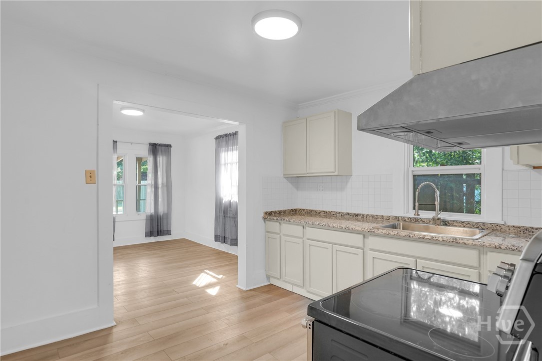 2024 East 51st Street Savannah, GA 31404 - Photo 6 of 31