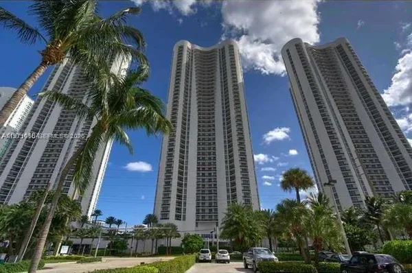 $5,299 | 15901 Collins Avenue, Unit 505, Sunny Isles Beach, FL 33160
