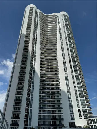$5,299 | 15901 Collins Avenue, Unit 505, Sunny Isles Beach, FL 33160