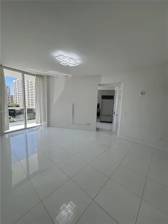 $5,299 | 15901 Collins Avenue, Unit 505, Sunny Isles Beach, FL 33160