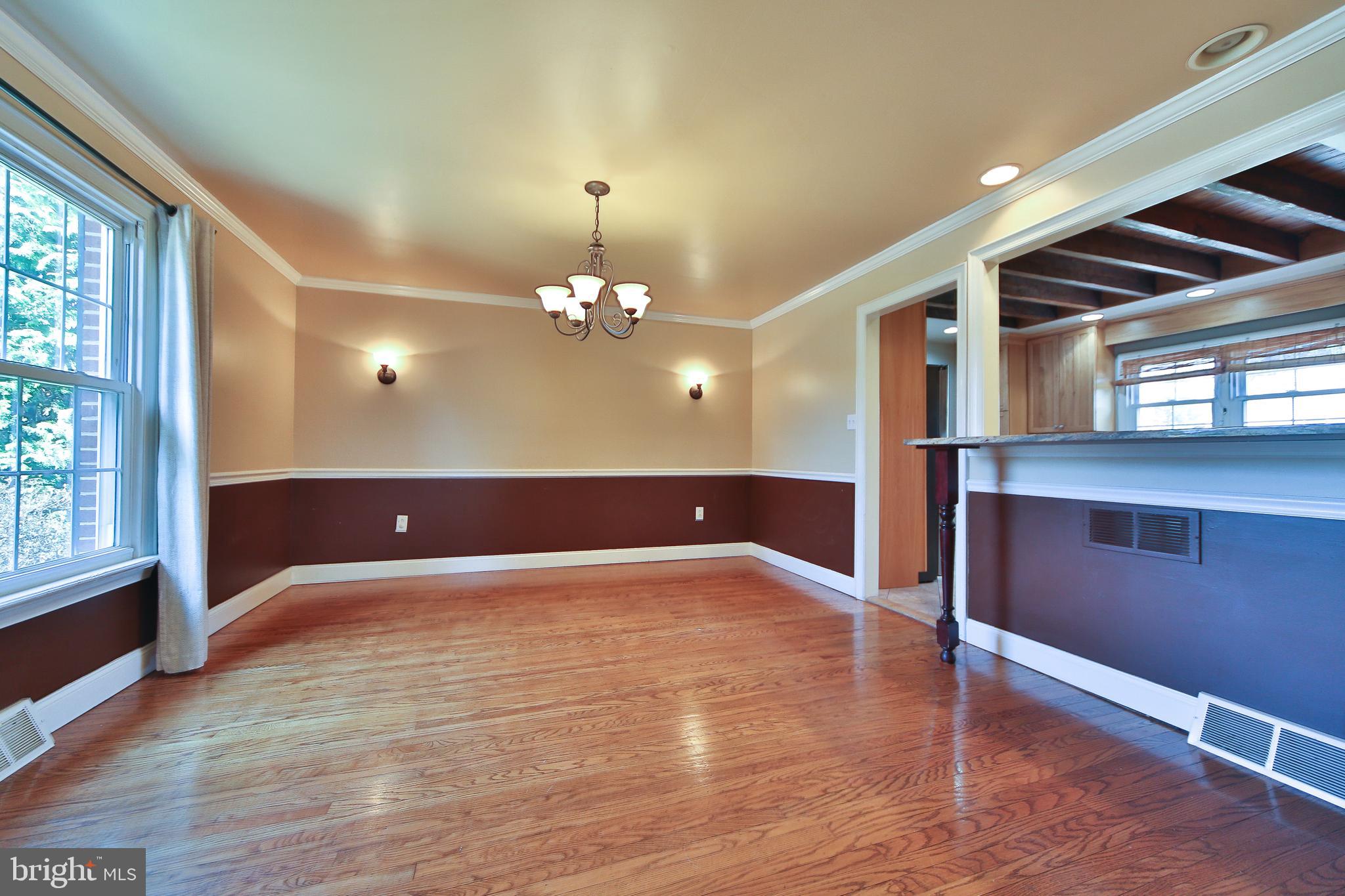 1961 Berkley Road Norristown, PA 19403 - Photo 12 of 32 Gallery Image 12