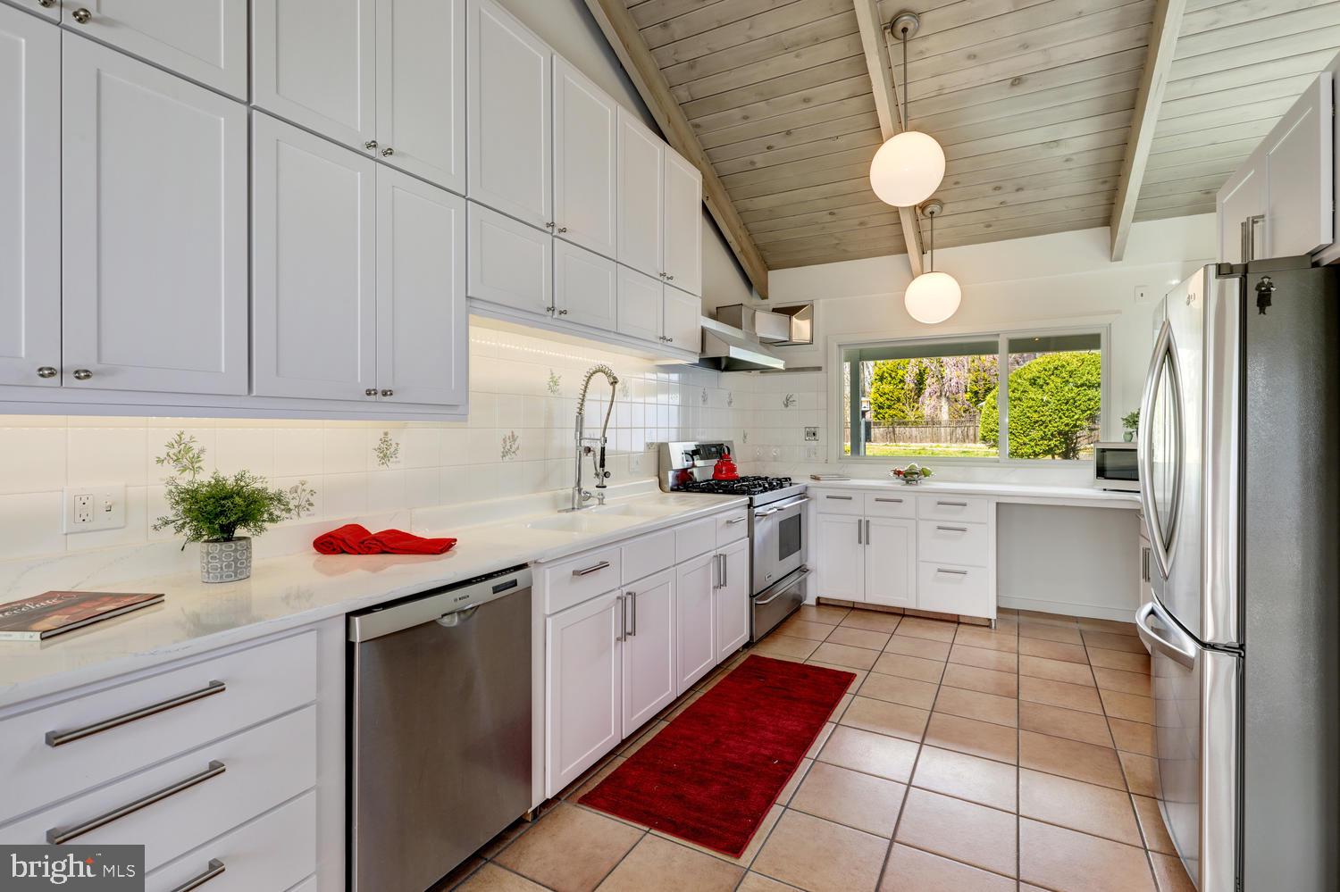 207 Riverside Drive Princeton, NJ 08540 - Photo 17 of 39 Kitchen