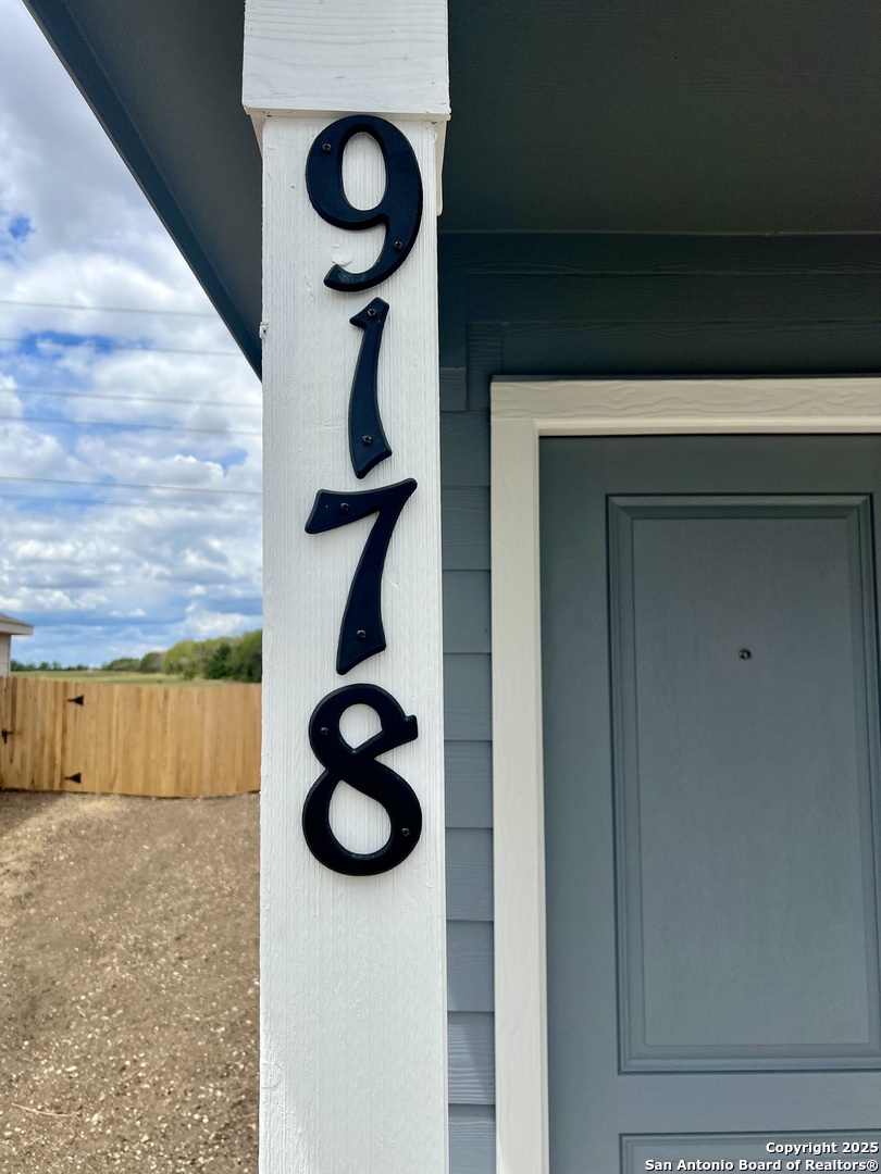 9178 Colonel Trail Seguin, TX 78155 - Photo 2 of 59