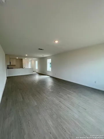 a view of empty room with window