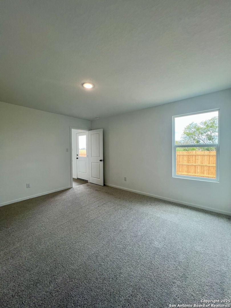 9178 Colonel Trail Seguin, TX 78155 - Photo 25 of 59 an empty room with a window