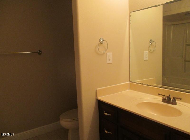 6113 C Byrd Road Ocean Springs, MS 39564 - Photo 17 of 28 FULL BATH