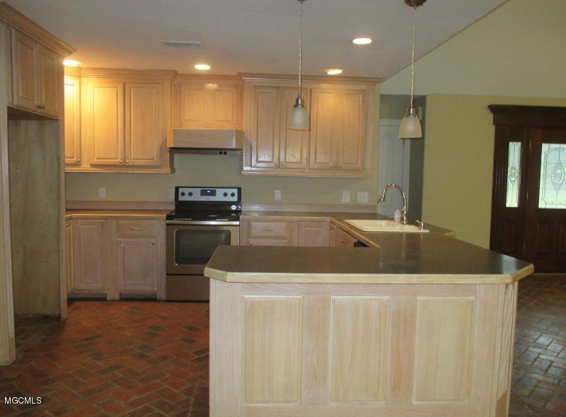 6113 C Byrd Road Ocean Springs, MS 39564 - Photo 8 of 28 KITCHEN