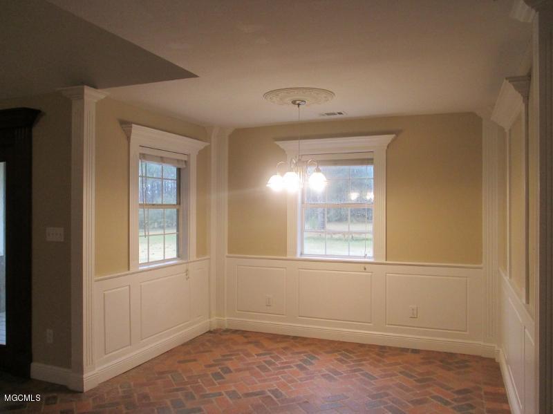 6113 C Byrd Road Ocean Springs, MS 39564 - Photo 9 of 28 DINING AREA