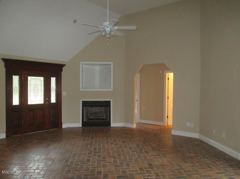 6113 C Byrd Road Ocean Springs, MS 39564 - Photo 10 of 28 FAMILY ROOM