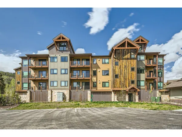 a front view of a building