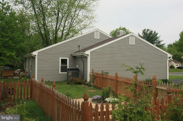 12736 Builders Road Herndon, VA 20170 - Photo 1 of 30 Exterior (General)