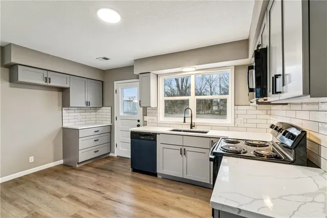 $265,000 | 453 West 1st Street, Peculiar, MO 64078