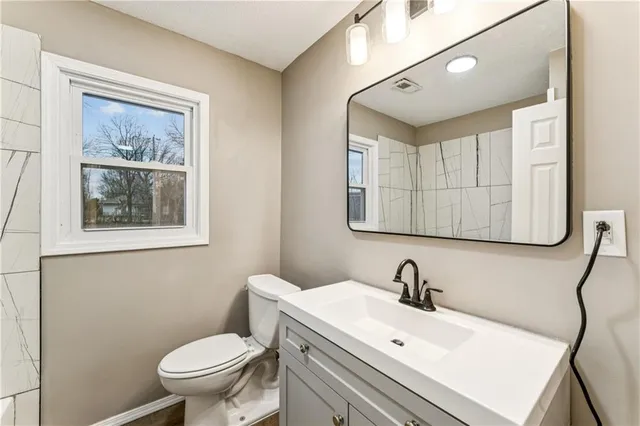 $265,000 | 453 West 1st Street, Peculiar, MO 64078