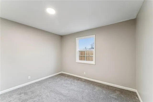 $265,000 | 453 West 1st Street, Peculiar, MO 64078