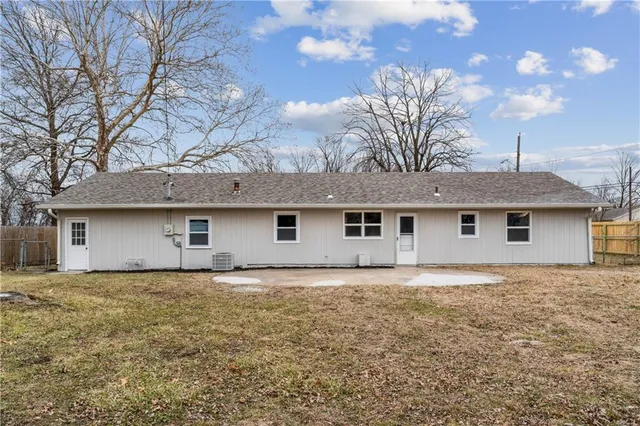 $265,000 | 453 West 1st Street, Peculiar, MO 64078