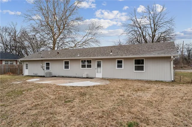 $265,000 | 453 West 1st Street, Peculiar, MO 64078