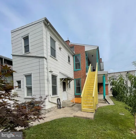 $1,450 | 156 East Queen Street, Chambersburg, PA 17201