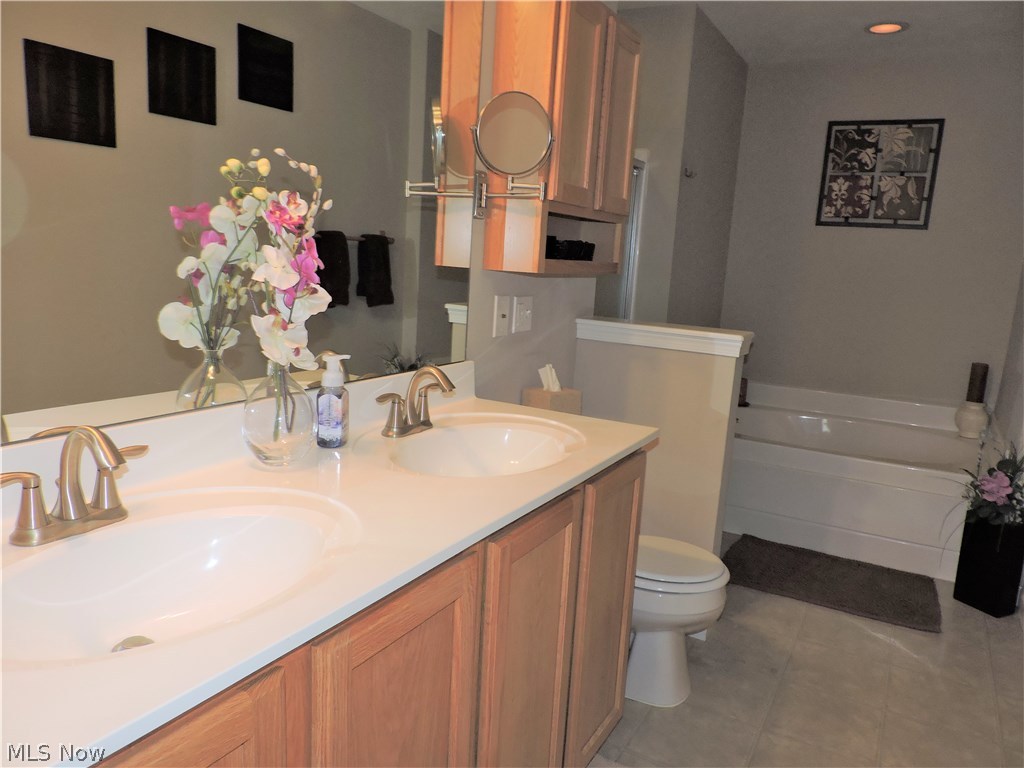 103 Ridgestone Court Berea, OH 44017 - Photo 8 of 18 Gallery Image 8