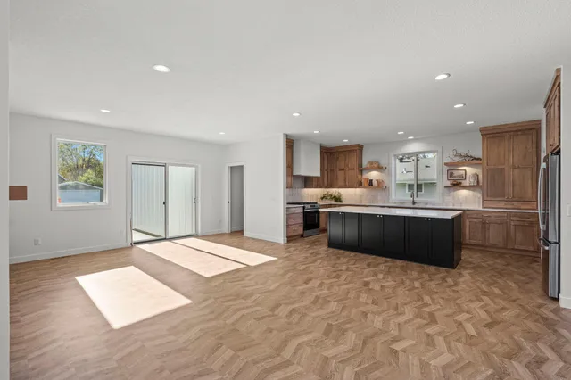 $995,000 | 6221 West 37th Street, St. Louis Park, MN 55416