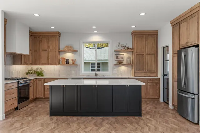 $995,000 | 6221 West 37th Street, St. Louis Park, MN 55416