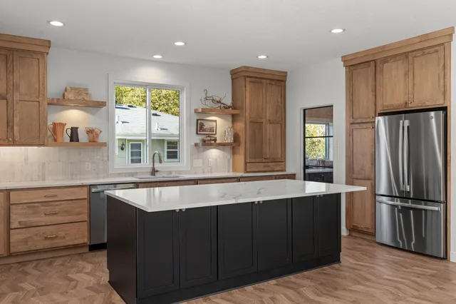 $995,000 | 6221 West 37th Street, St. Louis Park, MN 55416