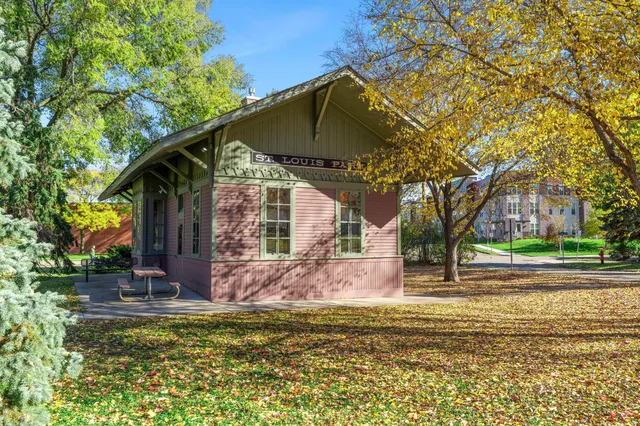 $995,000 | 6221 West 37th Street, St. Louis Park, MN 55416