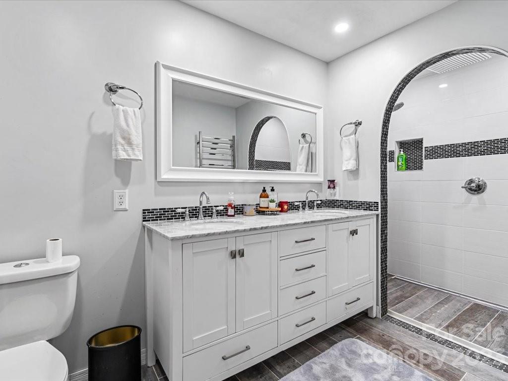 3760 Rabbits Run Place Lenoir, NC 28645 - Photo 14 of 33 Gallery Image 14