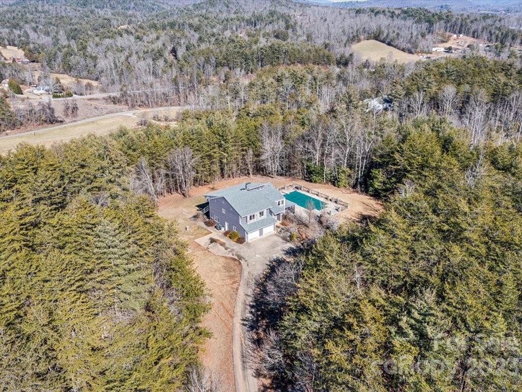 3760 Rabbits Run Place Lenoir, NC 28645 - Photo 4 of 33 Gallery Image 4