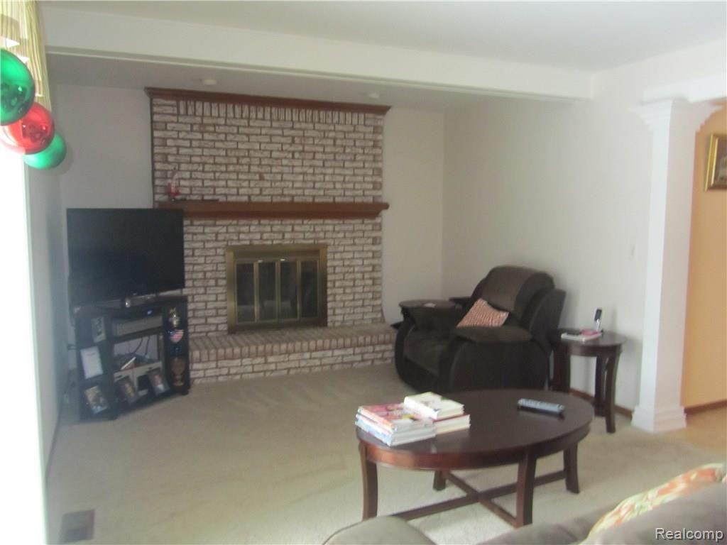 18937 Wayne Road Livonia, MI 48152 - Photo 22 of 55 18937 Wayne 102.JPG