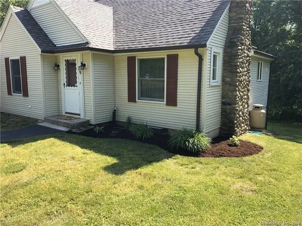 $2,300 | 29 Hunts Brook Road, Waterford, CT 06375