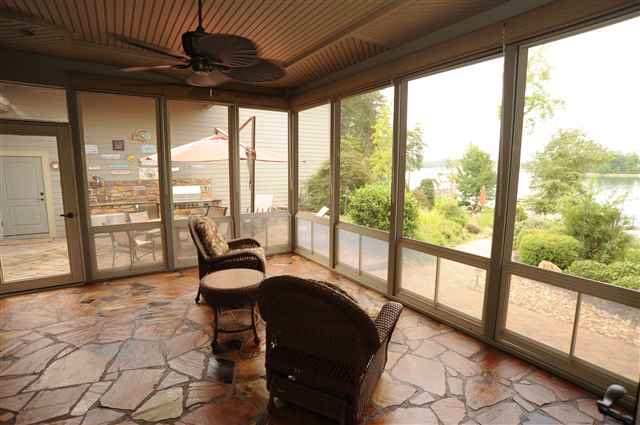 718 Navigator's Point Seneca, SC 29672 - Photo 14 of 25 Gallery Image 14
