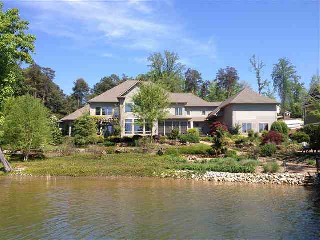 718 Navigator's Point Seneca, SC 29672 - Photo 2 of 25 Gallery Image 2