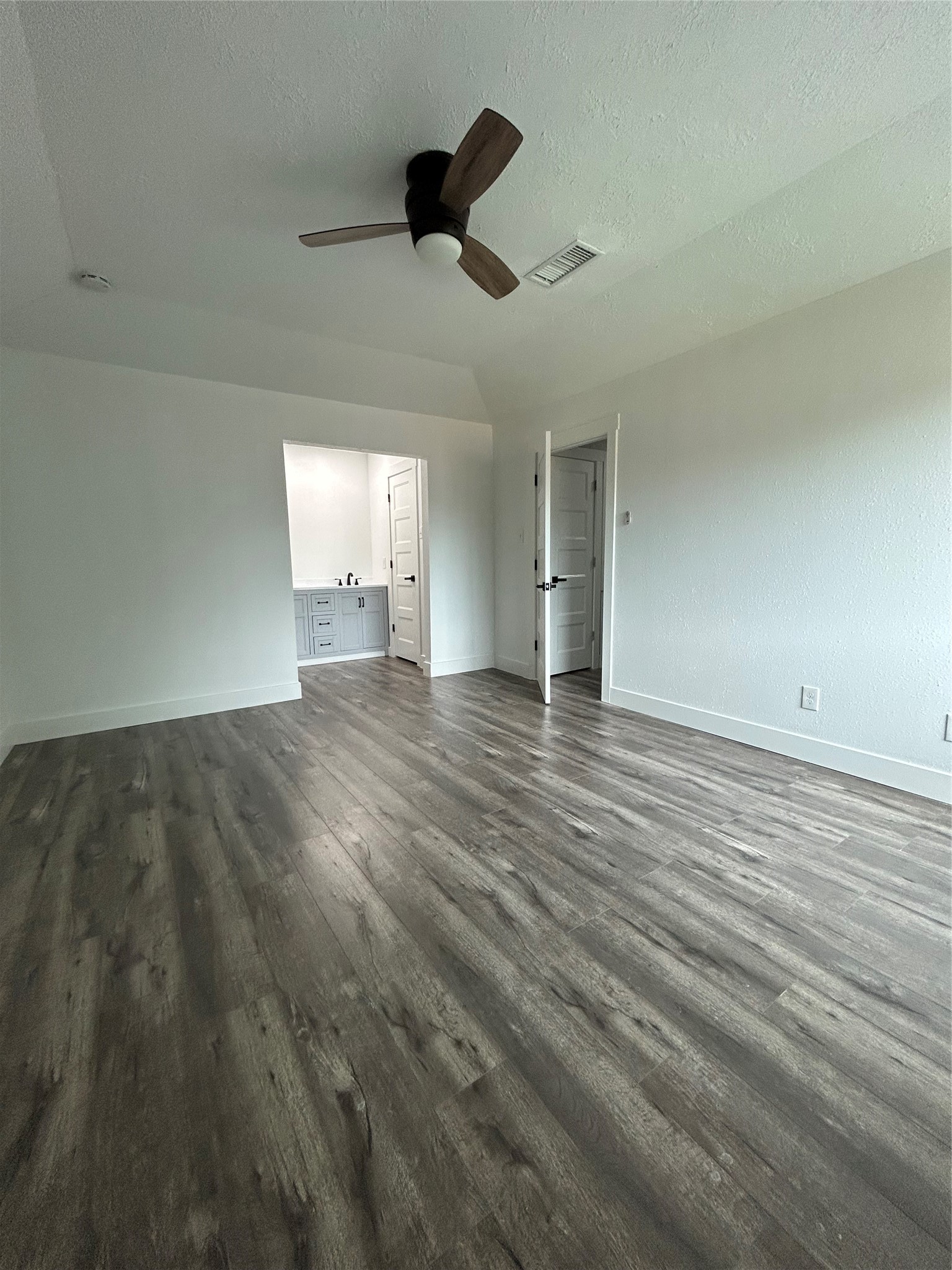 8523 Riverside Walk Lane Houston, TX 77064 - Photo 9 of 24 Primary Bedroom - upstairs