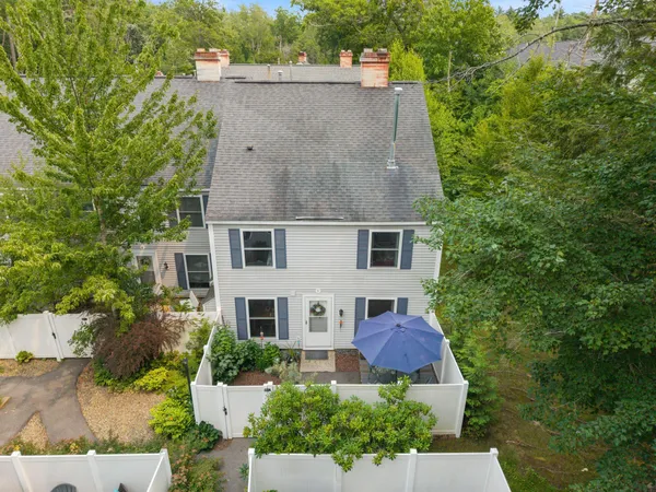 $320,000 | 9 Hemlock Frst Drive, Dover, NH 03820